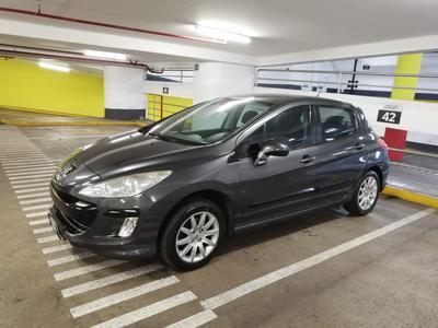 Peugeot 308 • 2009 • 94,000 km