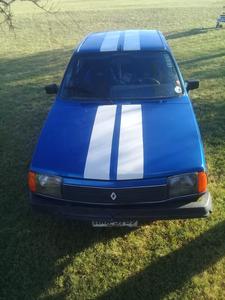 Renault 18 • 1989 • 230,000 km