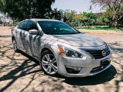 Nissan Altima • 2013 • 77,000 km