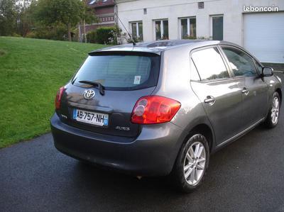 Toyota Auris • 2009 • 240,000 km