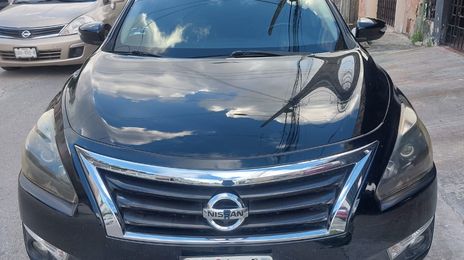 Nissan Altima • 2013 • 135,000 km