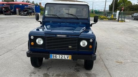 Land Rover Defender • 2009 • 89,000 km