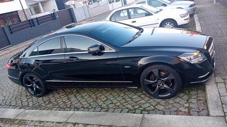 Mercedes-Benz CLS • 2011 • 98,000 km