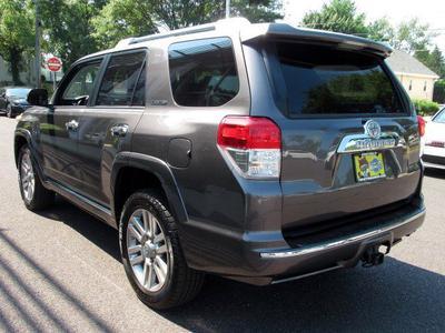 Toyota 4 Runner Limited • 2013 • 29,000 km