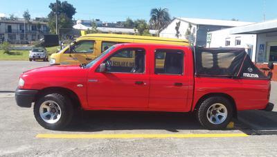 Mazda B2500 • 2006 • 224,000 km