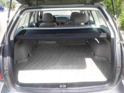 Subaru Outback • 2005 • 200,000 km