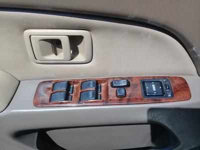 Toyota 4 Runner Limited • 1999 • 291,682 km