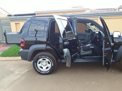 Jeep Cherokee • 2007 • 123,000 km