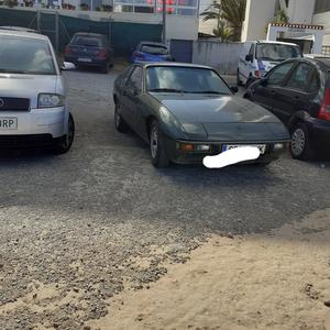 Porsche 924 • 1979 • 180,000 km