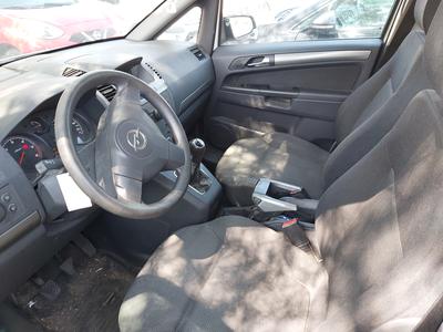 Opel Zafira • 2006 • 235,000 km