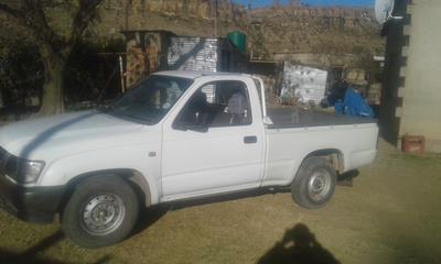 Toyota Hilux • 2003 • 397,806 km