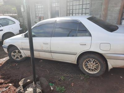 Toyota Corona • 2002 • 195,000 km