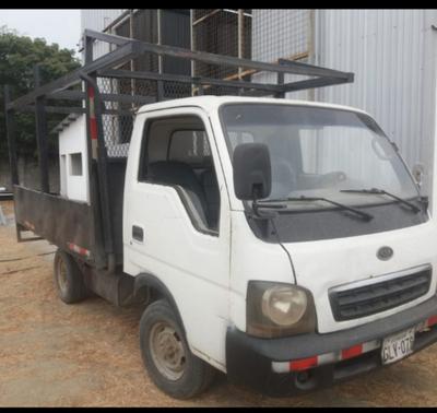 Kia Avella • 2005 • 100,000 km