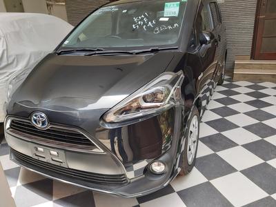 Toyota Sienna Hybrid • 2016 • 92,000 km