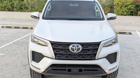 Toyota New Fortuner • 2023 • 17,493 km