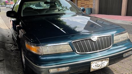 Ford LTD Crown Victoria • 1997 • 96,000 km