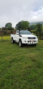 Toyota Hilux • 2014 • 100,000 km
