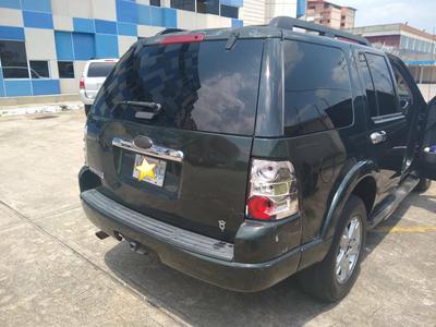 Ford Explorer • 2010 • 277,000 km