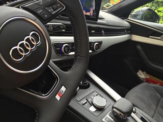 Audi A4 • 2016 • 14,000 km