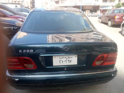 Mercedes-Benz 200 E • 1997 • 308,000 km