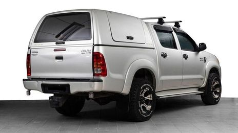Toyota Hilux • 2008 • 227,000 km