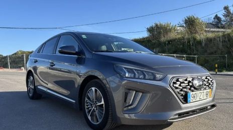 Hyundai Ioniq Hybrid • 2020 • 45,000 km