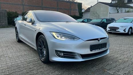 Tesla Model S • 2018 • 90,000 km