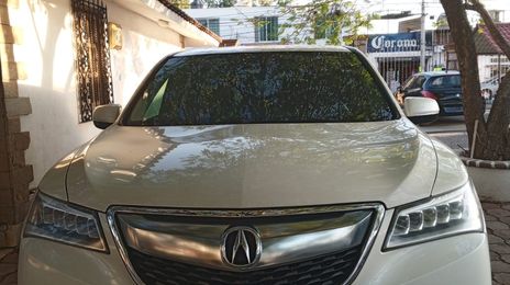 Acura MDX • 2016 • 140,000 km