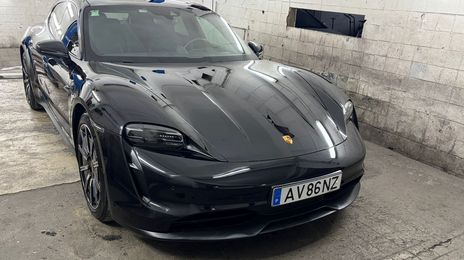 Porsche Taycan • 2022 • 76,000 km