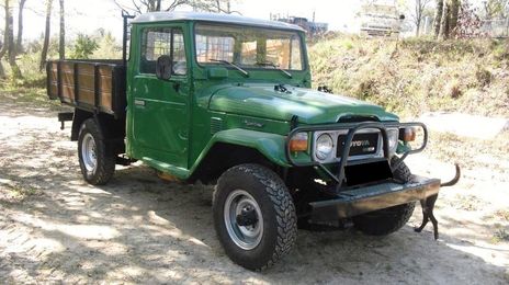 Toyota Land Cruiser • 1982 • 335,000 km