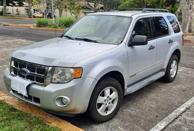 Ford Escape • 2008 • 121,000 km