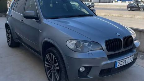 BMW X5 • 2012 • 275,966 km