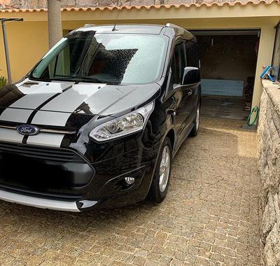 Ford Transit Connect LWB • 2017 • 12,000 km