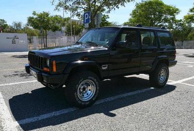 Jeep Cherokee • 1999 • 249,999 km