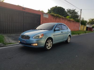 Hyundai Accent • 2009 • 102,000 km
