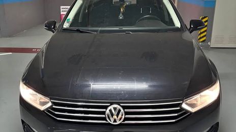 Volkswagen Passat • 2015 • 180,000 km