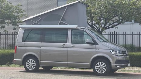 Volkswagen California • 2018 • 104,500 km