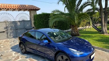 Tesla Model 3 • 2022 • 38,500 km