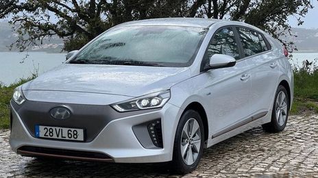 Hyundai Ioniq Electric • 2018 • 75,000 km