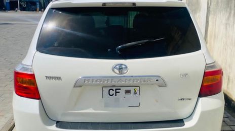 Toyota Highlander • 2009 • 50 km