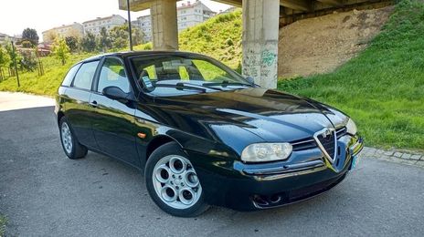 Alfa Romeo 145 • 2000 • 380,000 km