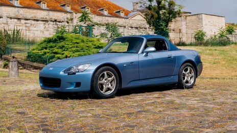 Honda S2000 • 2003 • 98,000 km