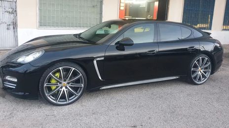 Porsche Panamera • 2012 • 233,000 km