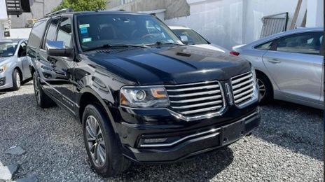 Lincoln Navigator • 2016 • 100,500 km