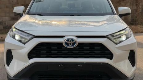 Toyota RAV4 Hybrid • 2022 • 36,000 km