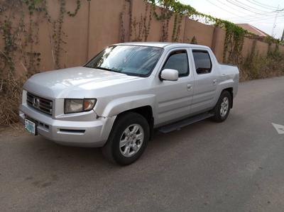 Honda Pilot • 2006 • 102,000 km