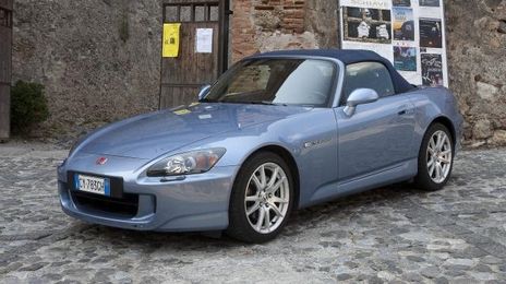 Honda S2000 • 2005 • 102,000 km
