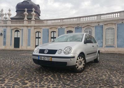Volvo V40 • 2002 • 140,000 km