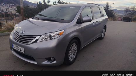 Toyota Sienna • 2015 • 120,000 km