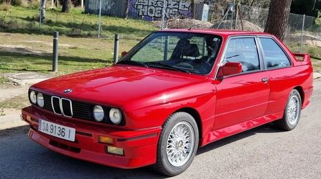 BMW M3 • 1987 • 235,000 km